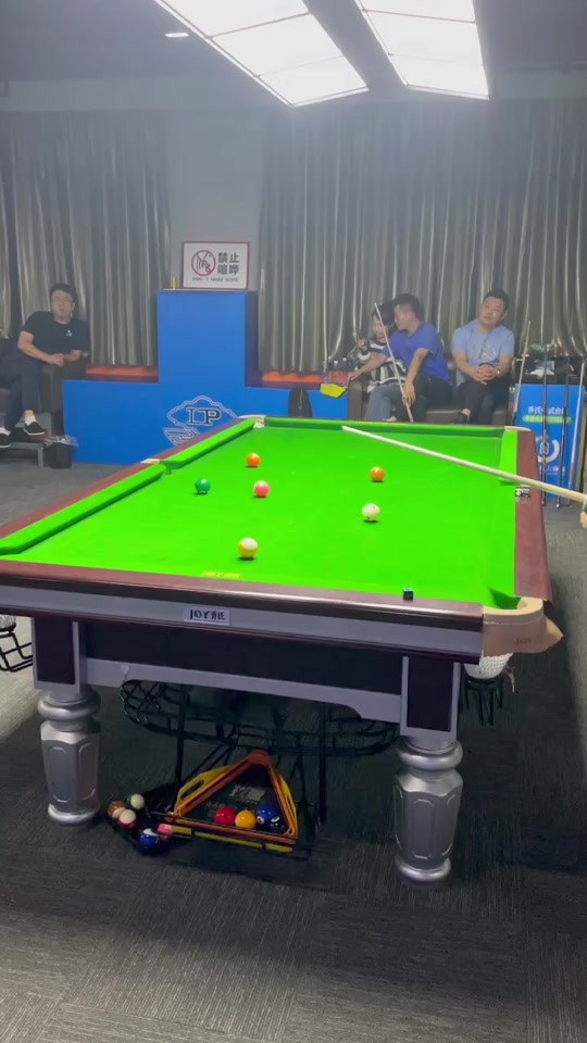 找到破门窗 找到破门窗