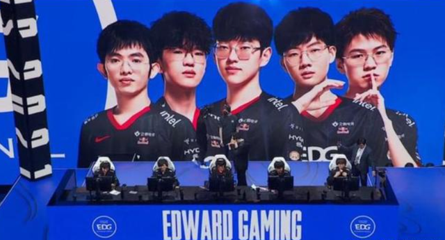 攻击型中场 攻击型中场